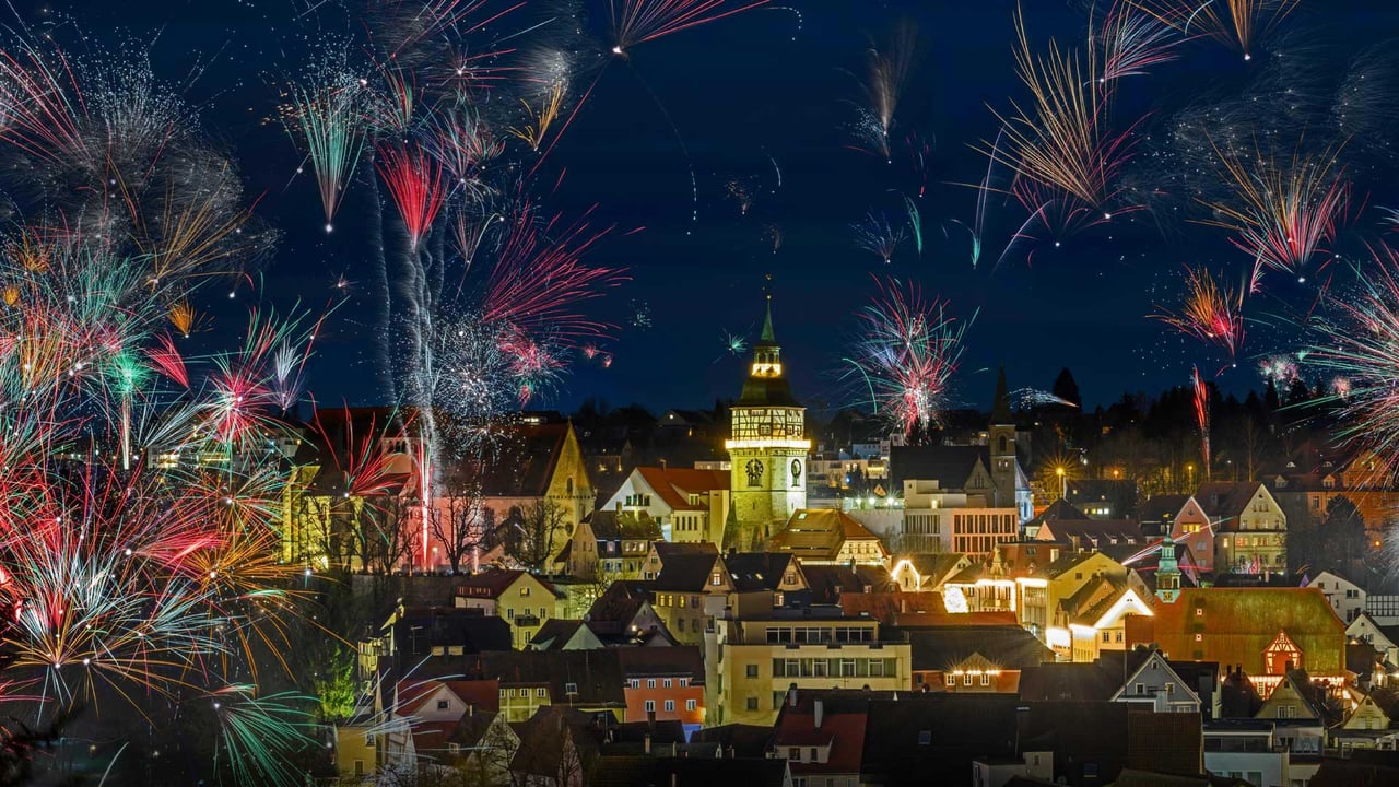 Fireworks for New Year's Eve in Backnang, Germany (© Lilly/Alamy) desktop wallpaper