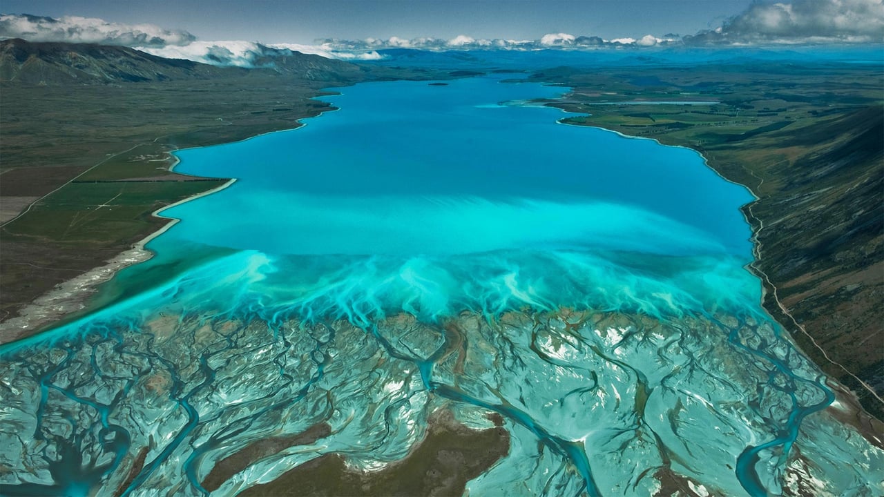Lake Tekapo and Aoraki/Mount Cook National Park on New Zealand's South Island (© Sophie Dover/Getty Images) desktop wallpaper