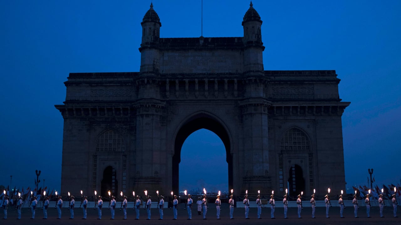 Indian Navy soldiers in front of the Gateway of India, Mumbai (© Danish Siddiqui/REUTERS) desktop wallpaper