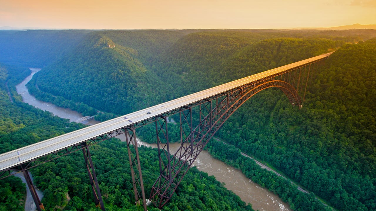 New River Gorge Bridge in the New River Gorge National Park and Preserve, West Virginia (© Entropy Workshop/iStock/Getty Images Plus) desktop wallpaper