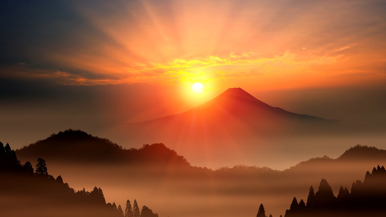 Sunrise at Mount Fuji, Japan (© Juan Paulo Gutierrez/Getty Images) desktop wallpaper