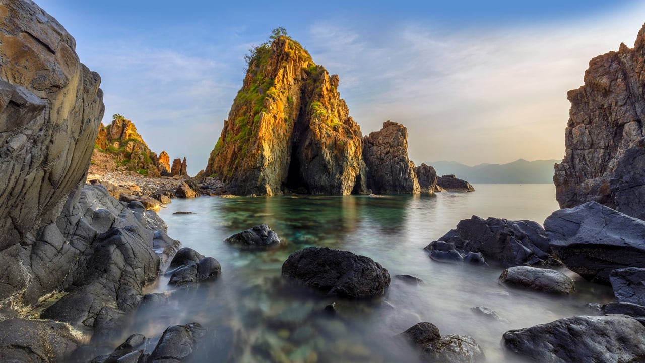 Nha Phu Bay, Nha Trang, Vietnam (© Thang Tat Nguyen/Getty Images) desktop wallpaper