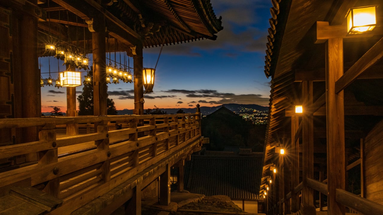 「東大寺二月堂」奈良県, 奈良市 (© Hiroshi Watanabe/Shutterstock) desktop wallpaper