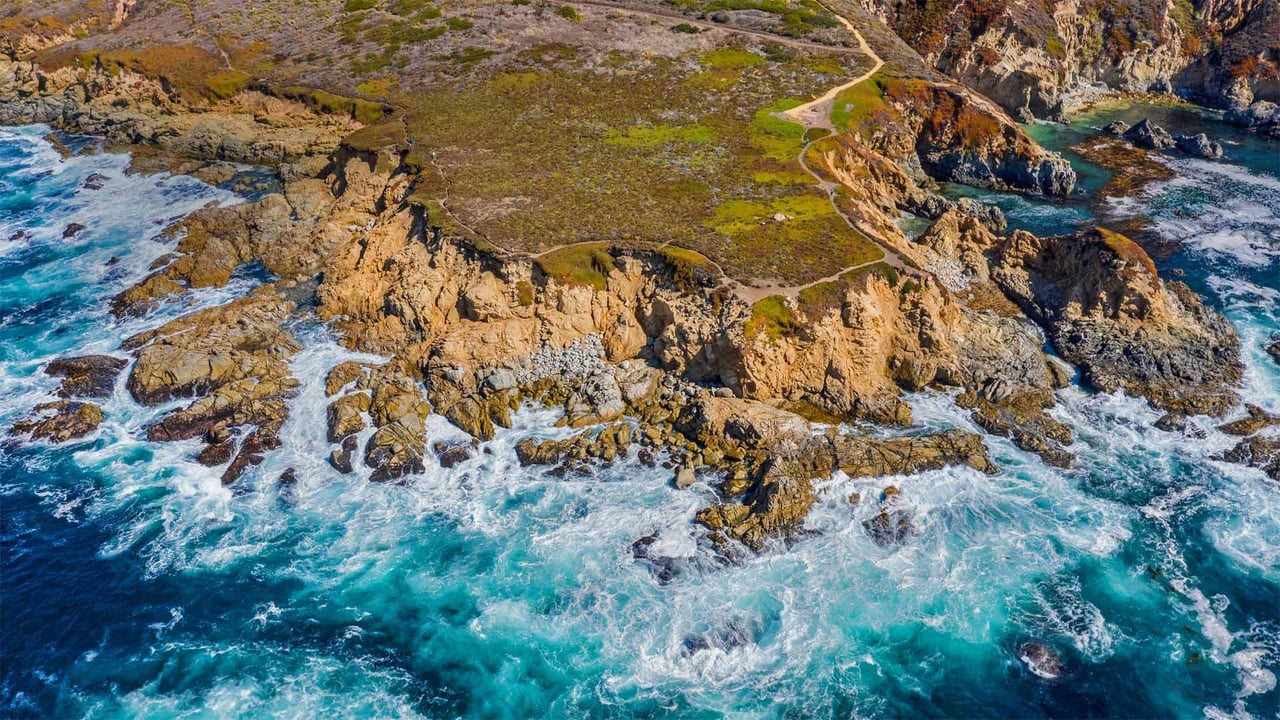 鸟瞰蒙特雷附近的大苏尔海岸线,加利福尼亚州 (© Blue Planet Archive/Alamy) desktop wallpaper