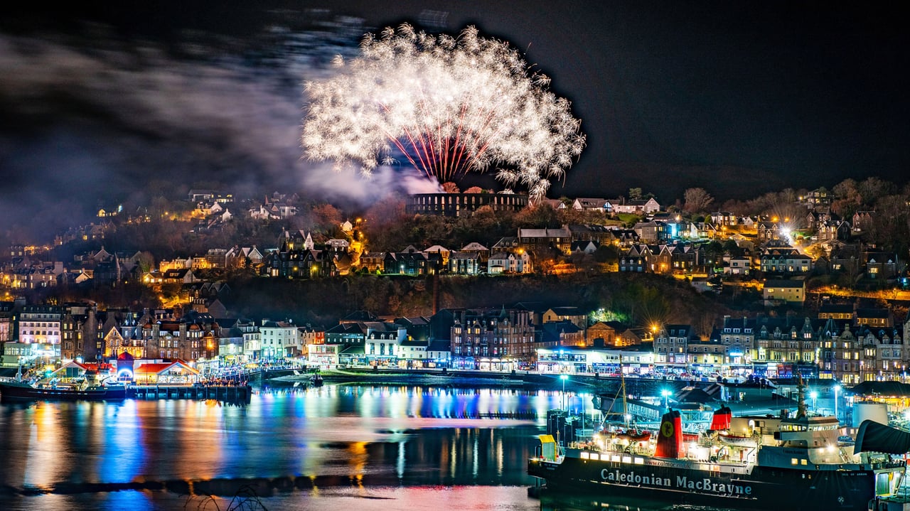 Fireworks at the end of the winter festival in Oban, Argyll and Bute (© Nick Edgington/Bav Media/Shutterstock) desktop wallpaper