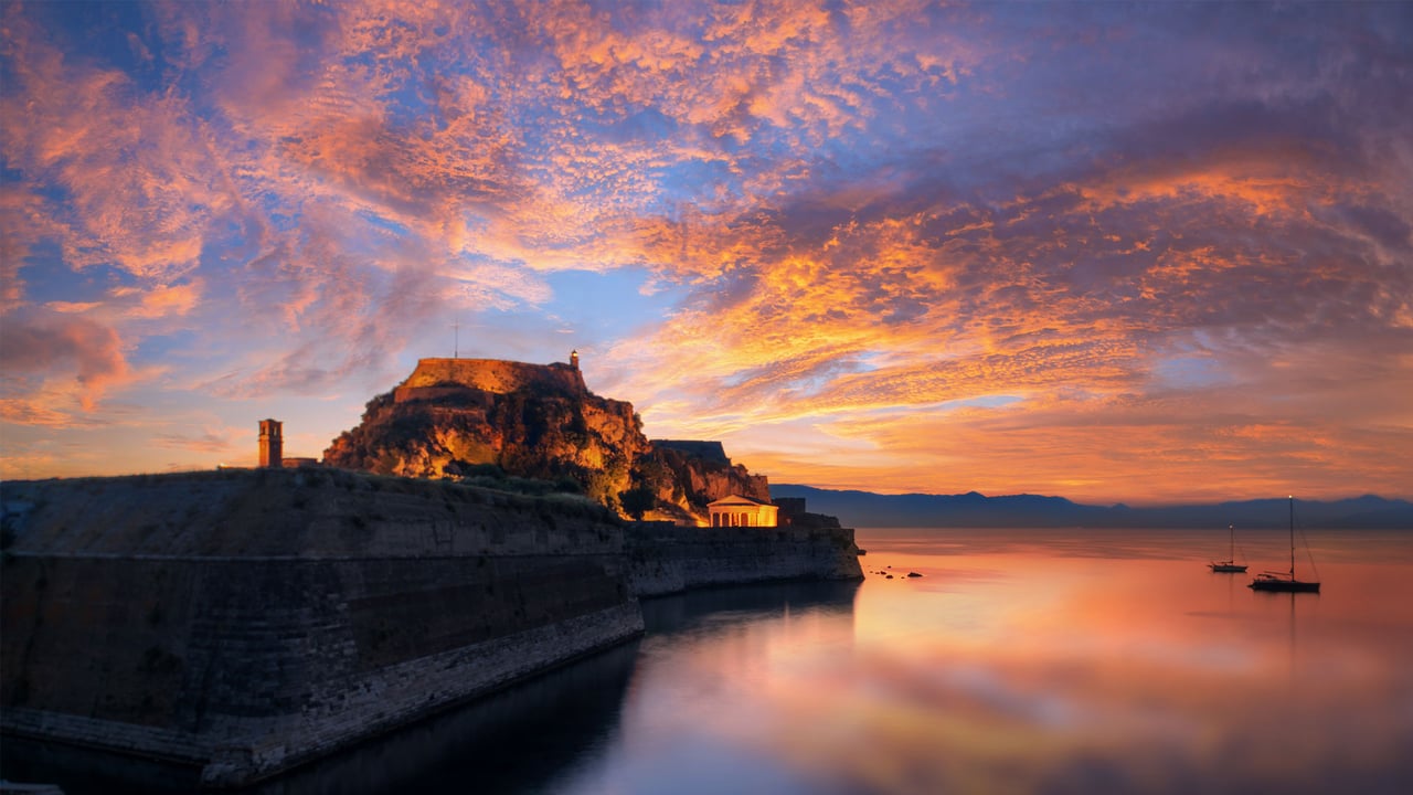 The Old Fortress of Corfu, Greece (© Netfalls Remy Musser/Shutterstock) desktop wallpaper