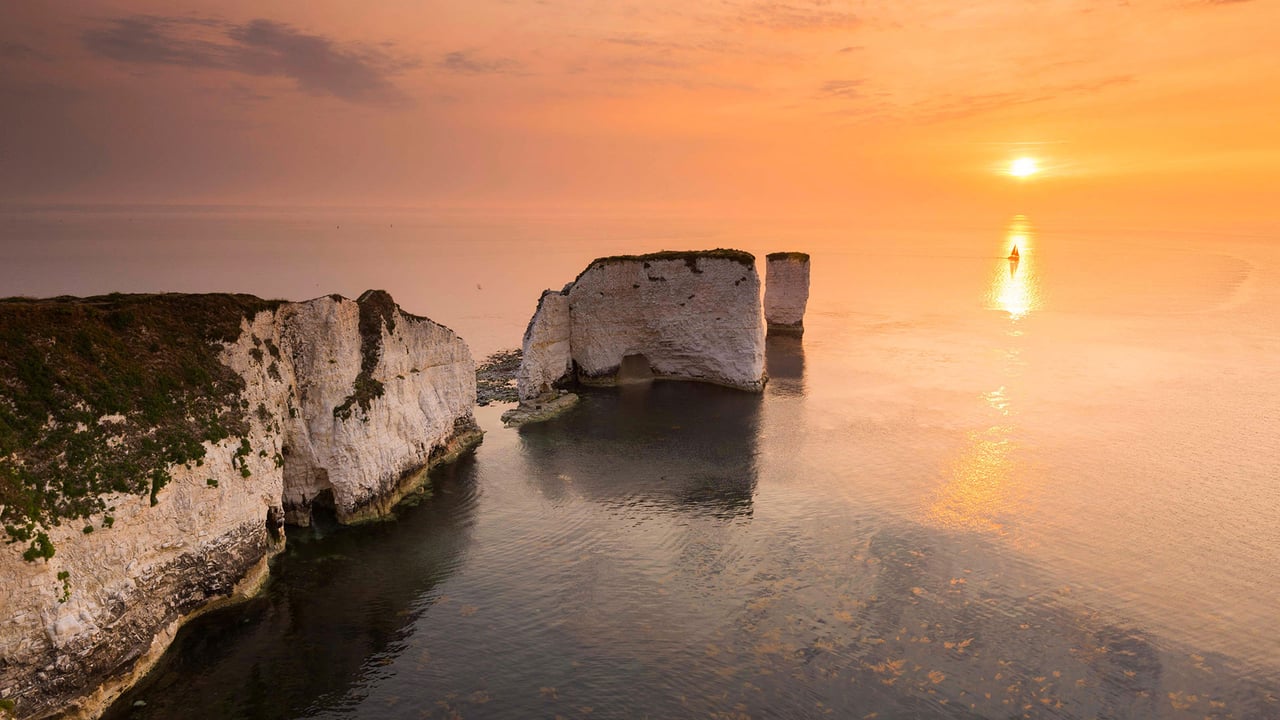 Sunrise at the chalk pinnacles of Old Harry Rocks, near Studland, Dorset (© Graham Hunt/Alamy Stock Photo) desktop wallpaper