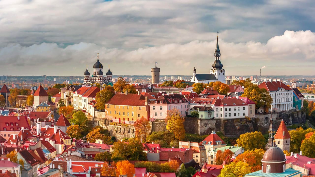 ｢タリン旧市街｣エストニア (© Kavalenkava Volha/Alamy) desktop wallpaper