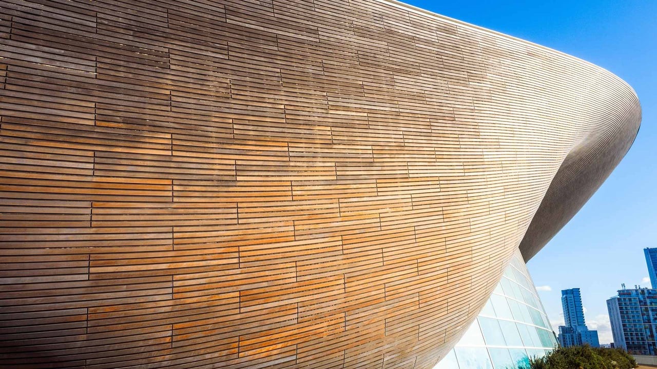 ondon Aquatics Centre at the Queen Elizabeth Olympic Park in Stratford (© Stefano Ravera/Alamy Stock Photo) desktop wallpaper