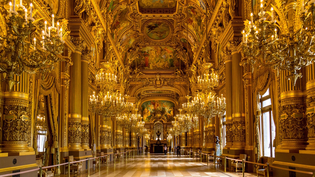 Vue intérieure de l’Opéra national de Paris Garnier prise le 31 mars 2017, Paris (© Gilmanshin/Shutterstock) desktop wallpaper