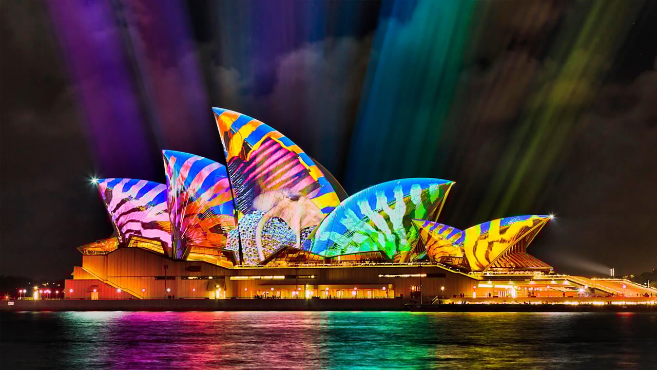 Sydney Opera House light beam projections during Vivid 2017 (© Taras Vyshnya/Alamy Stock Photo) desktop wallpaper