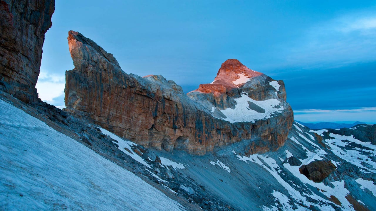 La Brecha de Rolando, Ordesa y Monte Perdido National Park, Spain (© Inaki Relanzon/Nature Picture Library/Alamy) desktop wallpaper