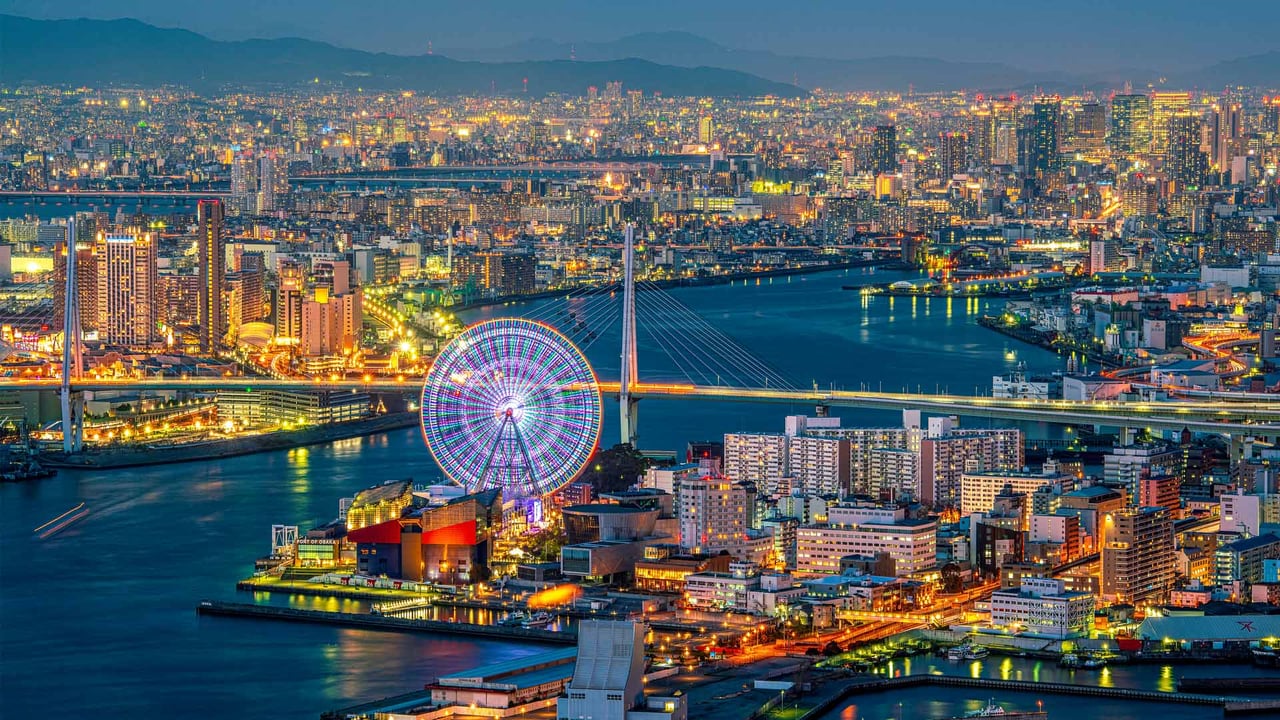 Osaka at night, Japan (© wichianduangsri/Getty Images) desktop wallpaper
