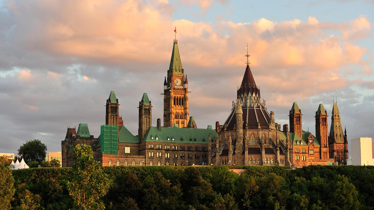 Parliament Building in Ottawa at sunset (© Serega/Getty Images) desktop wallpaper