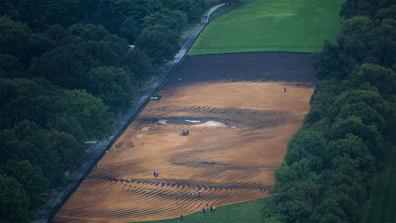 'Out of Many, One,' an artwork by Jorge Rodríguez-Gerada on the National Mall in Washington, DC (© Keith Lane/Tribune News Service via Getty Images) desktop wallpaper