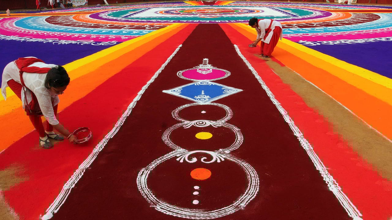 Preparation of Gudi Padwa festival in Mumbai, Maharashtra (© Praful Gangurde/Hindustan Times via Getty Images) desktop wallpaper