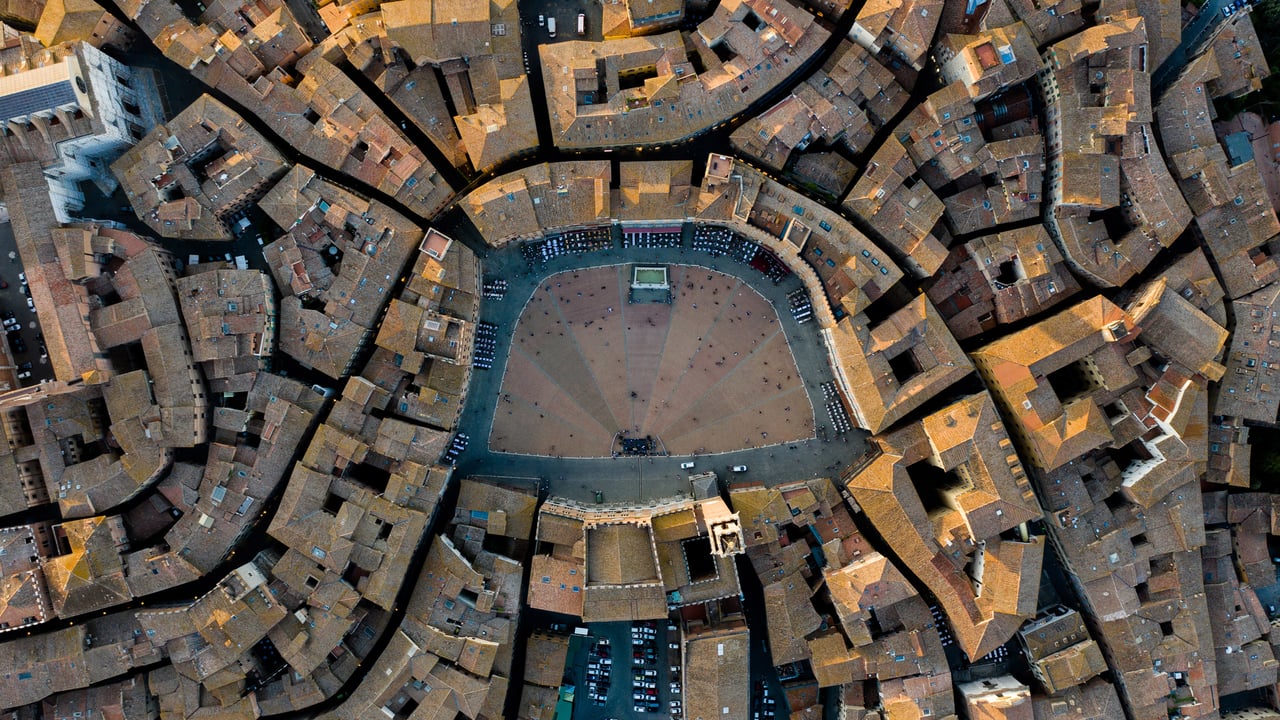 Piazza del Campo, Siena, Toscana (© Aerial_Views/E+/Getty Images) desktop wallpaper