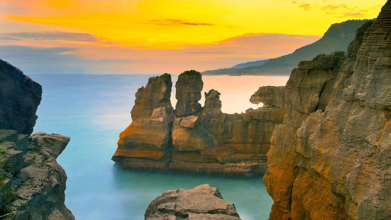 The Tasman Sea from Punakaiki on South Island, New Zealand (© Maurizio Rellini/Sime/eStock Photo) desktop wallpaper