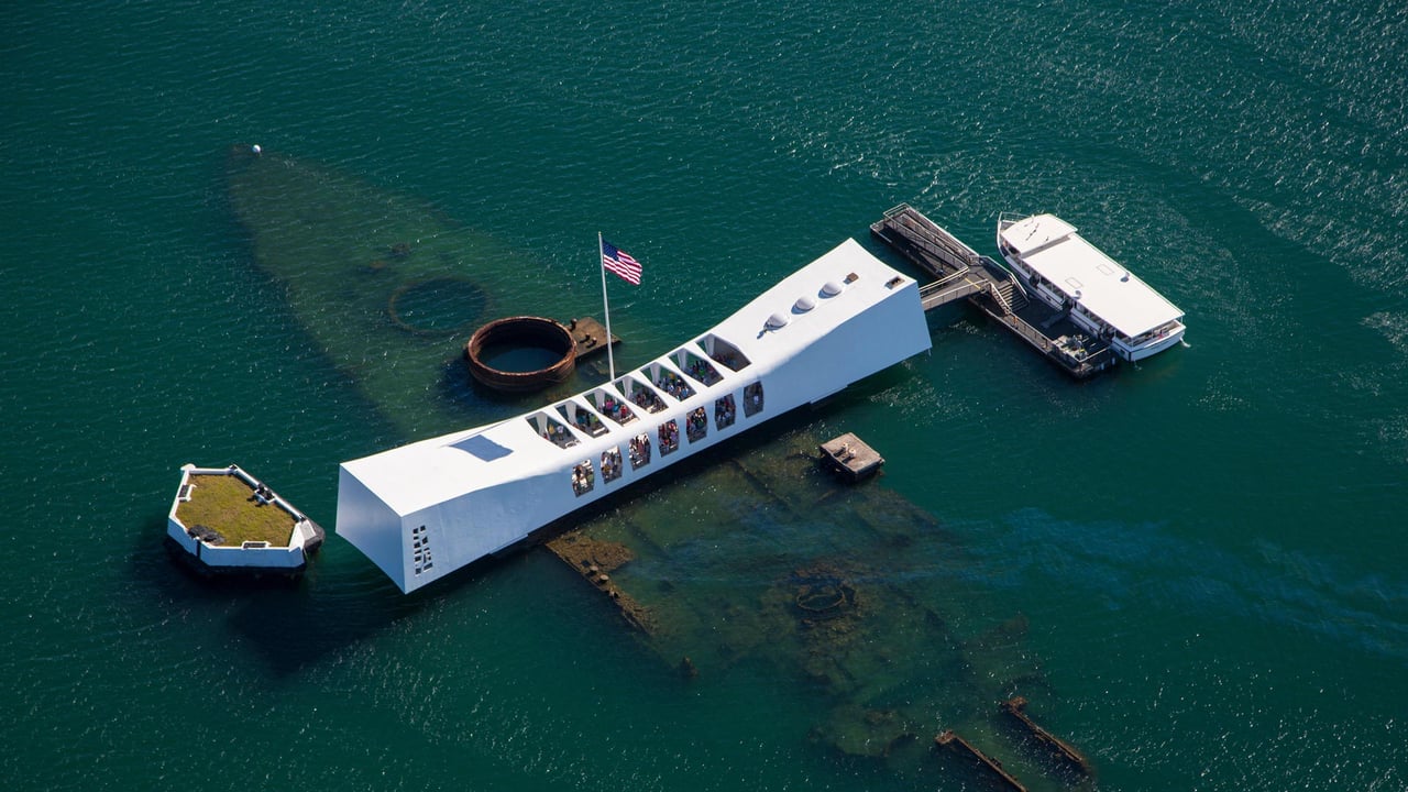 USS Arizona Memorial, Pearl Harbor, Oahu, Hawaii (© Douglas Peebles Photography/Alamy) desktop wallpaper