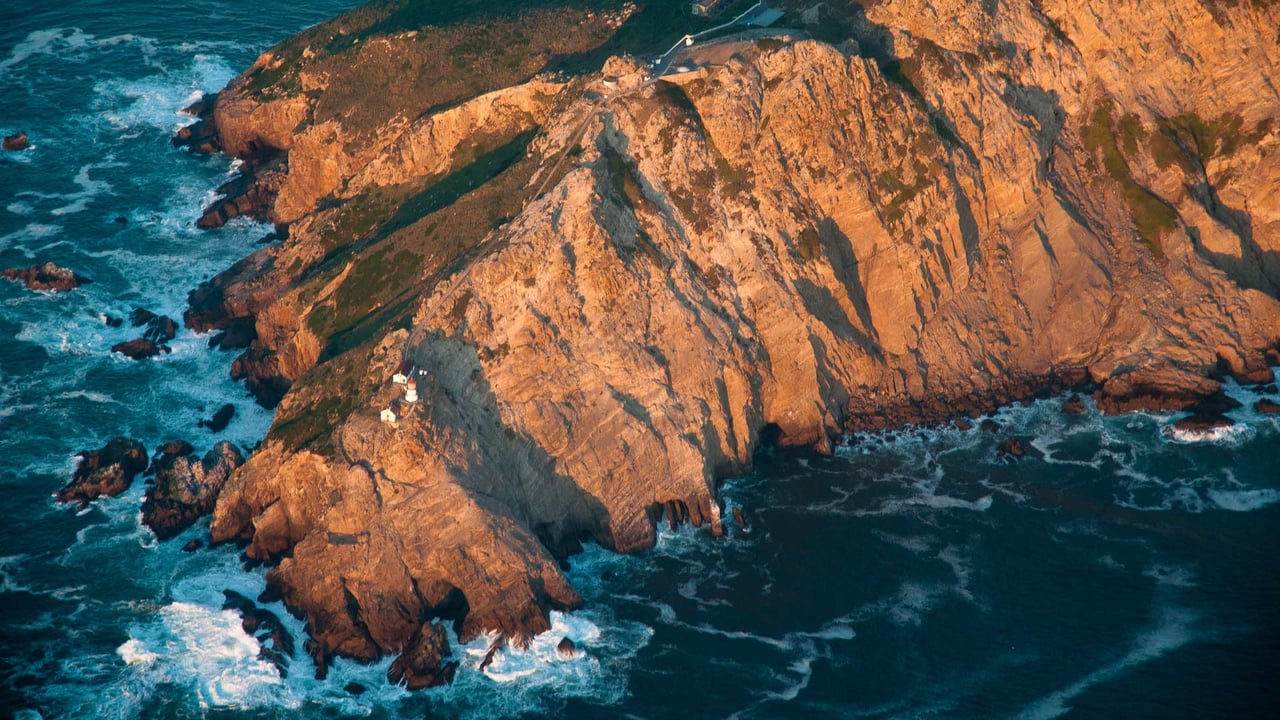 Lighthouse at Point Reyes National Seashore, California (© RMB Images/Photography by Robert Bowman/Getty Images) desktop wallpaper