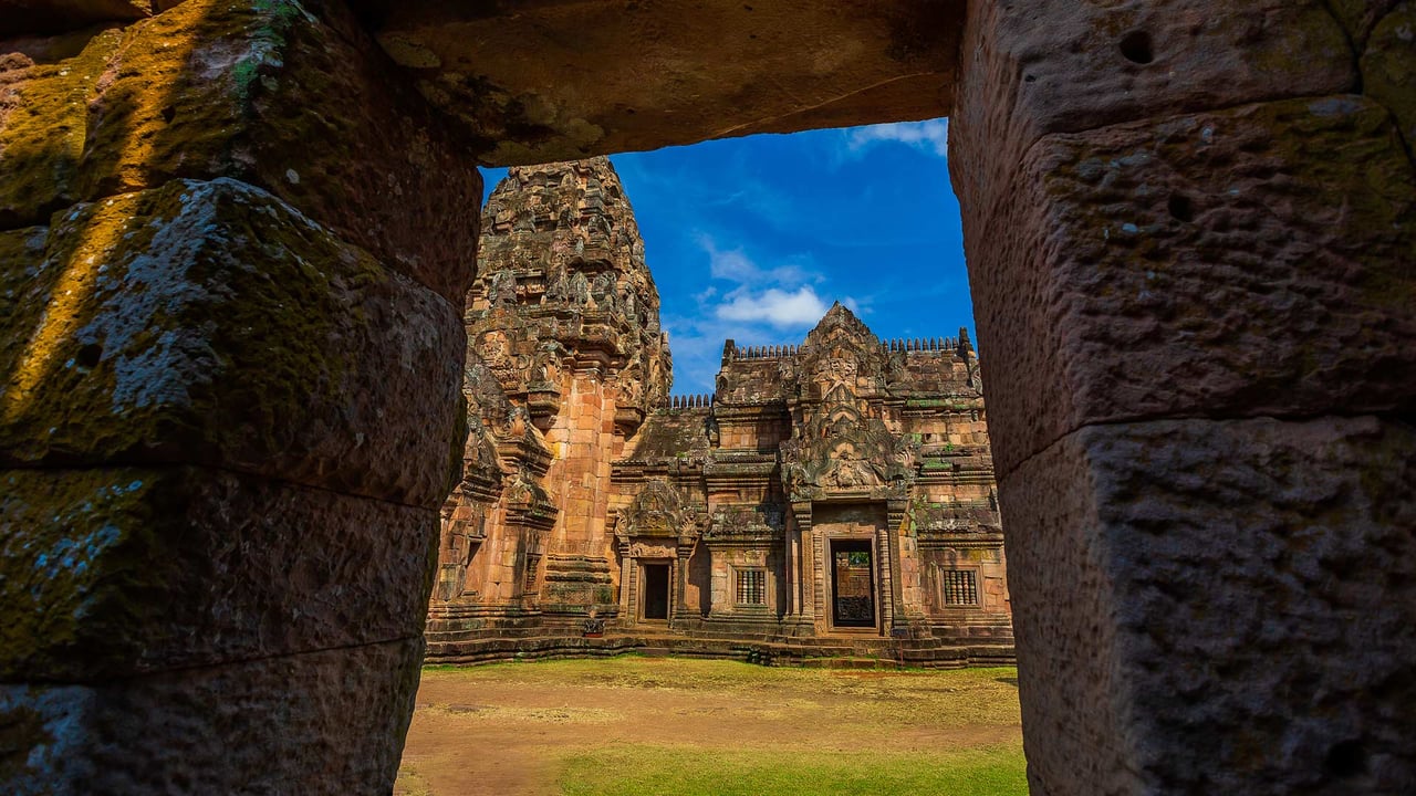Prasat Phanom Rung temple ruins, Buriram province, Thailand (© Banjongseal324/Getty Images) desktop wallpaper