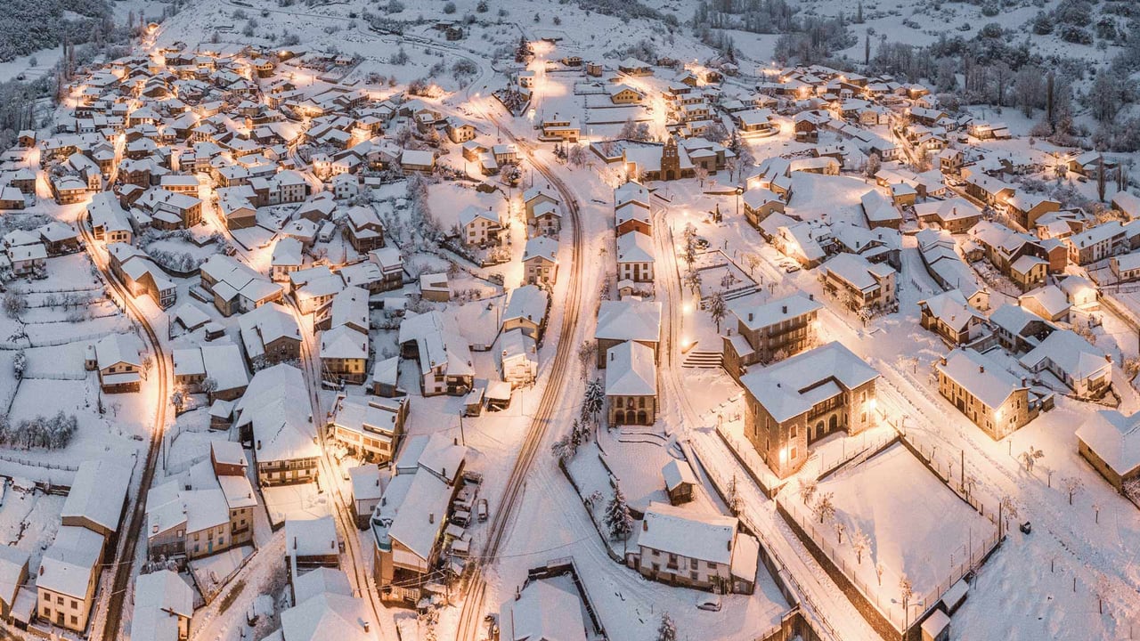 Prioro, Castile and León, Spain (© Ruben Earth/Getty Images) desktop wallpaper