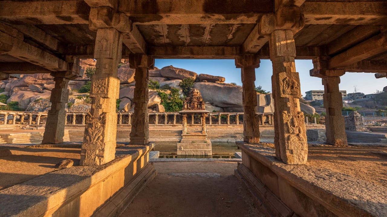 Pushkarani, Sri Krishna Temple, Hampi, Karnataka (© ImagesofIndia/Shutterstock) desktop wallpaper