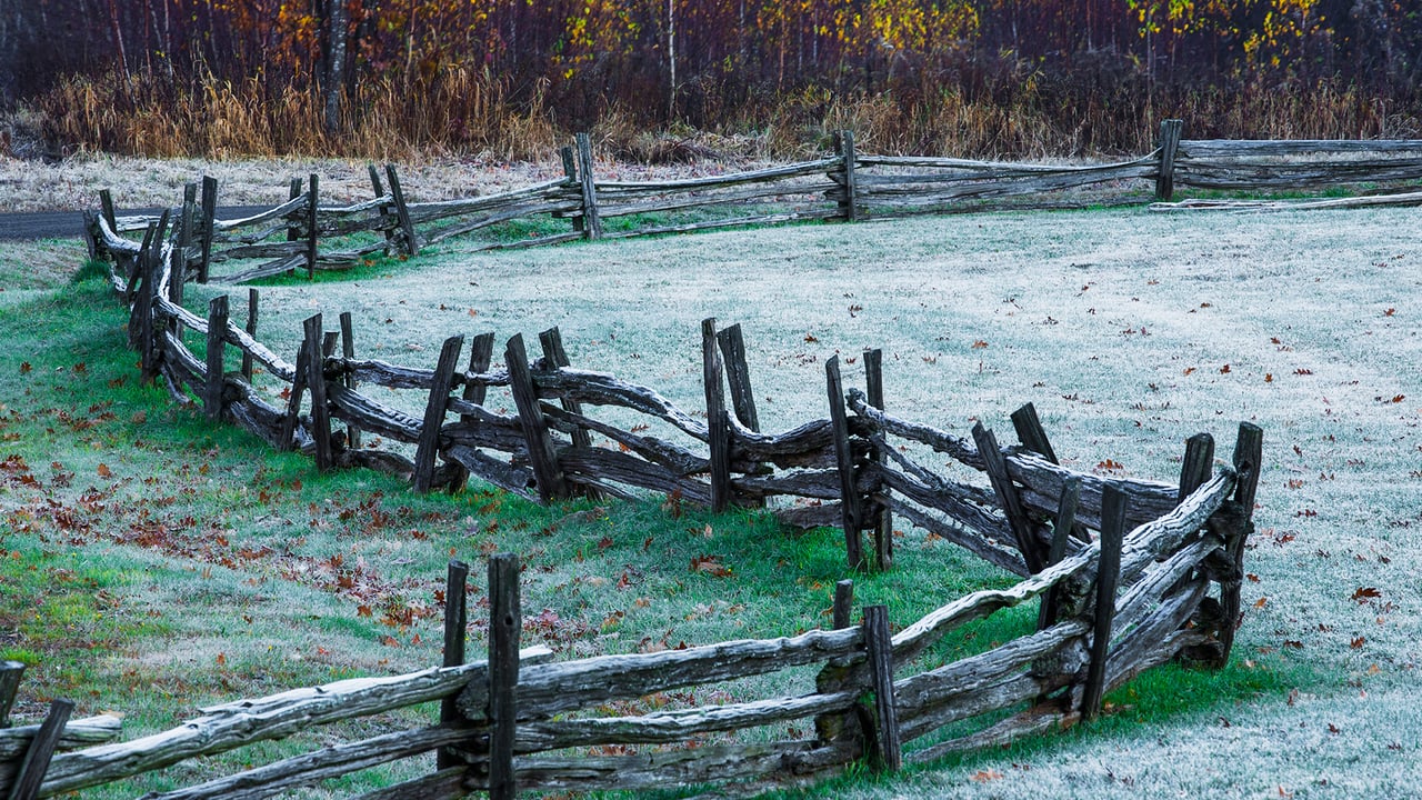 Iron Hill, Town of Brome Lake, Quebec, Canada (© plainpicture/Design Pics/David Chapman) desktop wallpaper