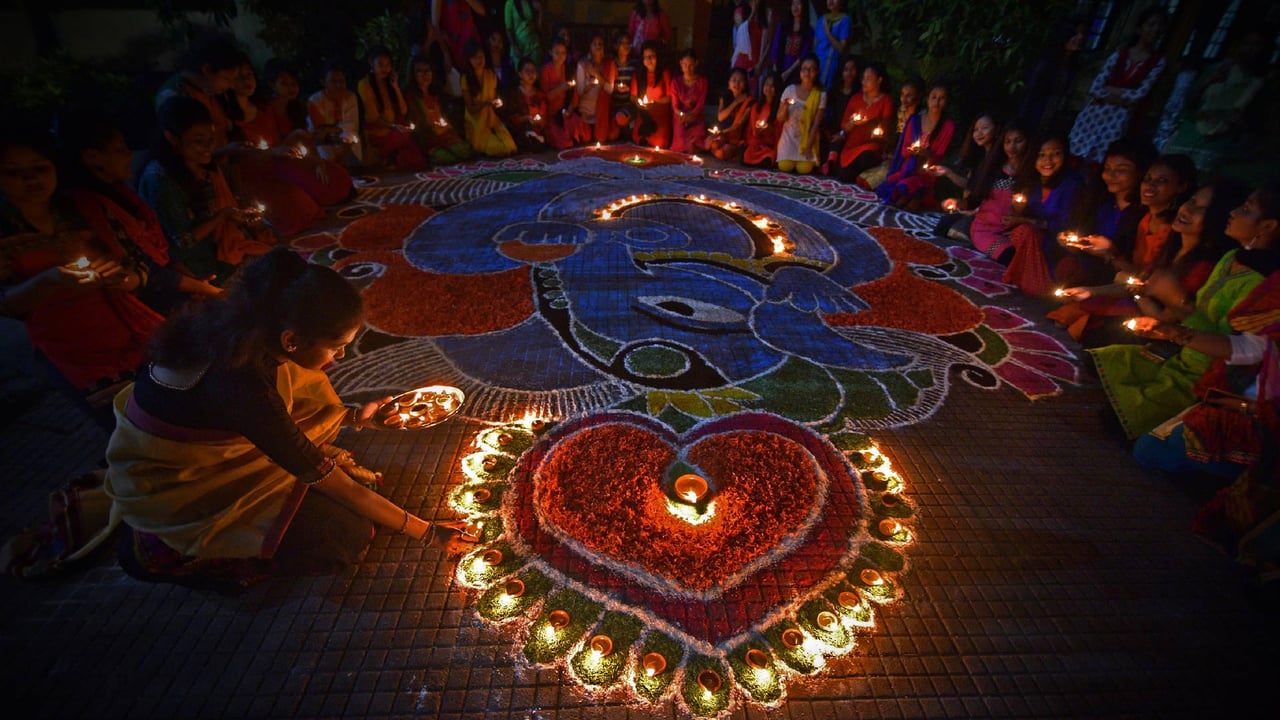 「ディワリのランプ」インド, グワーハーティー (© Anuwar Hazarika/Reuters) desktop wallpaper