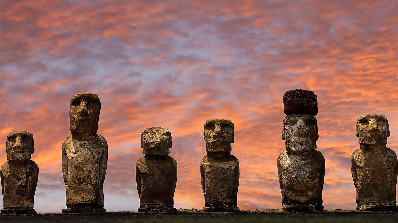 Moai statues at Ahu Tongariki in Rapa Nui National Park, Easter Island, Chile (© blickwinkel/Alamy) desktop wallpaper