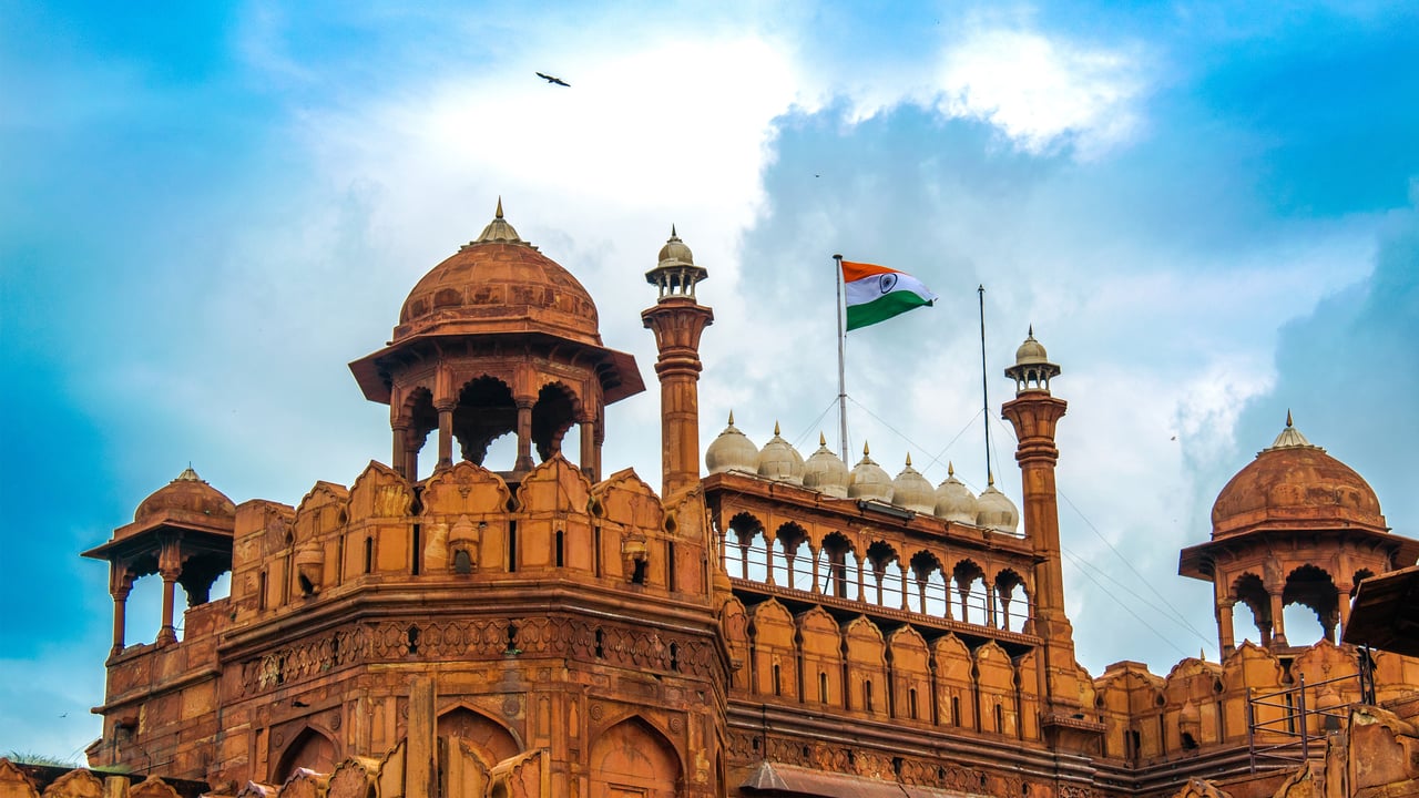 Red Fort, Delhi (© MadhoG/Getty Images) desktop wallpaper