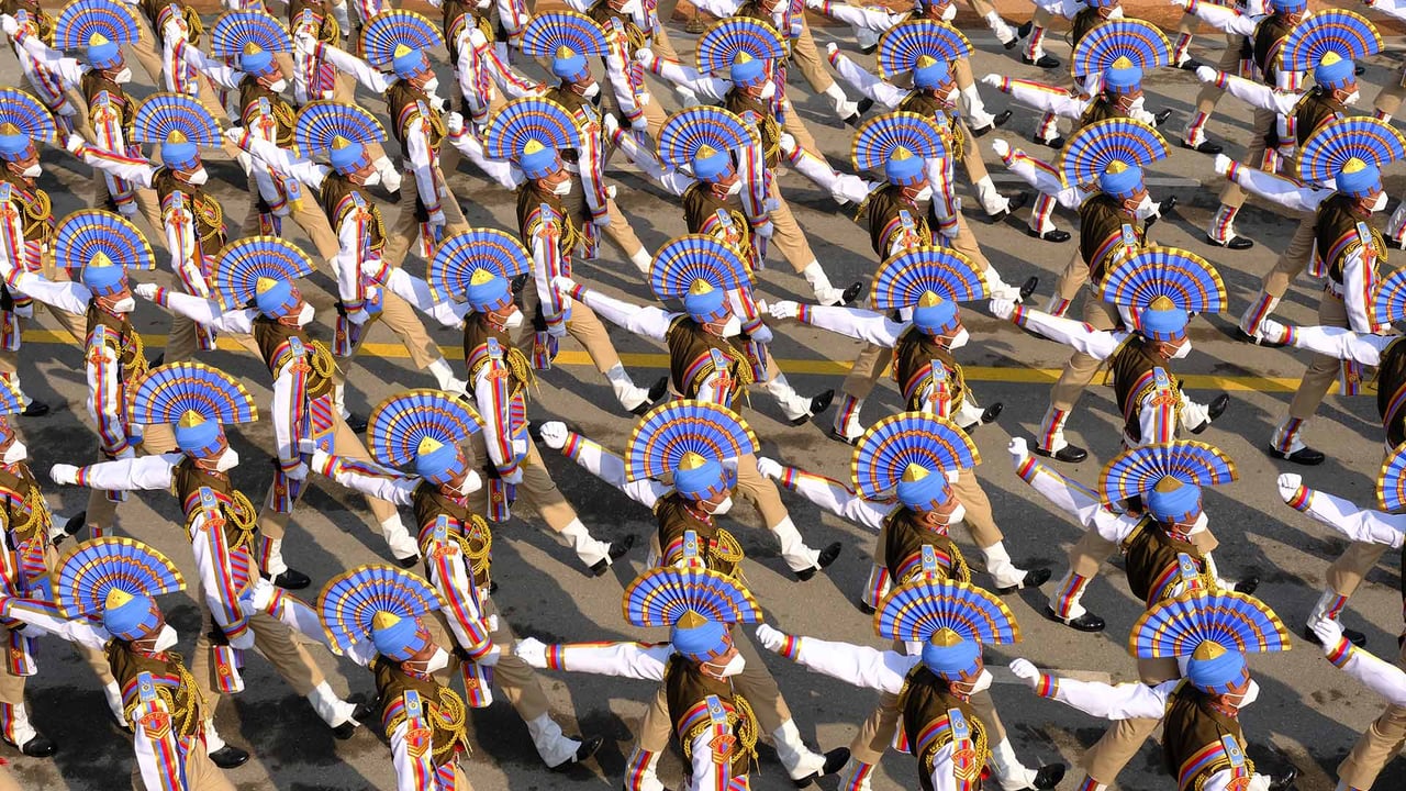 Indian Army soldiers march through the ceremonial Rajpath in New Delhi (© T. Narayan/Getty Images) desktop wallpaper