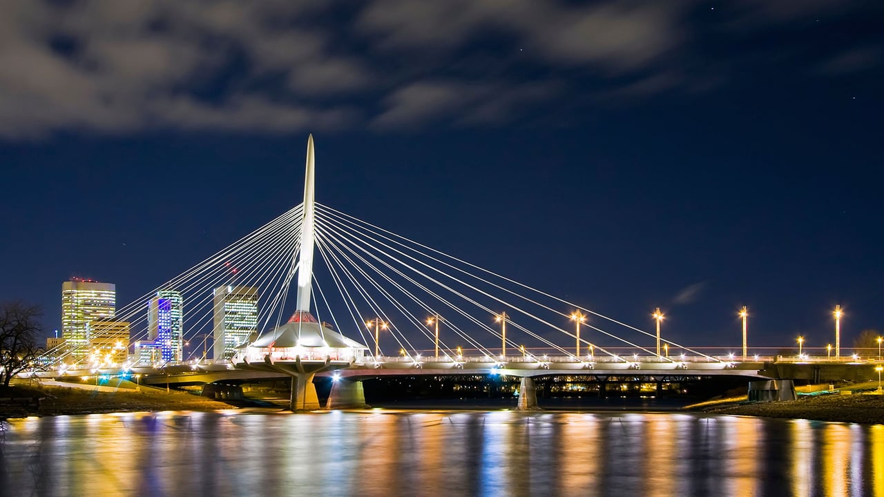 The Esplanade Riel Bridge in downtown Winnipeg (© Design Pics Inc/Alamy Stock Photo) desktop wallpaper