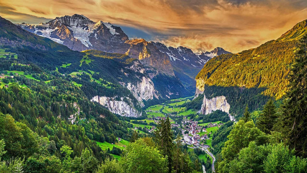 Lauterbrunnen Valley in the Swiss Alps (© Leonid Andronov/Getty Images) desktop wallpaper