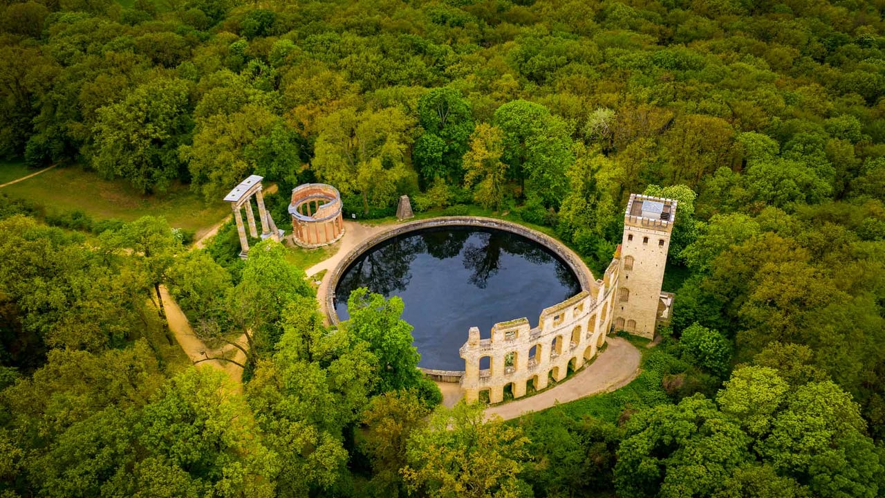 Ruinenberg, ein Hügel im Potsdamer Stadtteil Bornstedt (© Sabina Berezina/Getty Images) desktop wallpaper