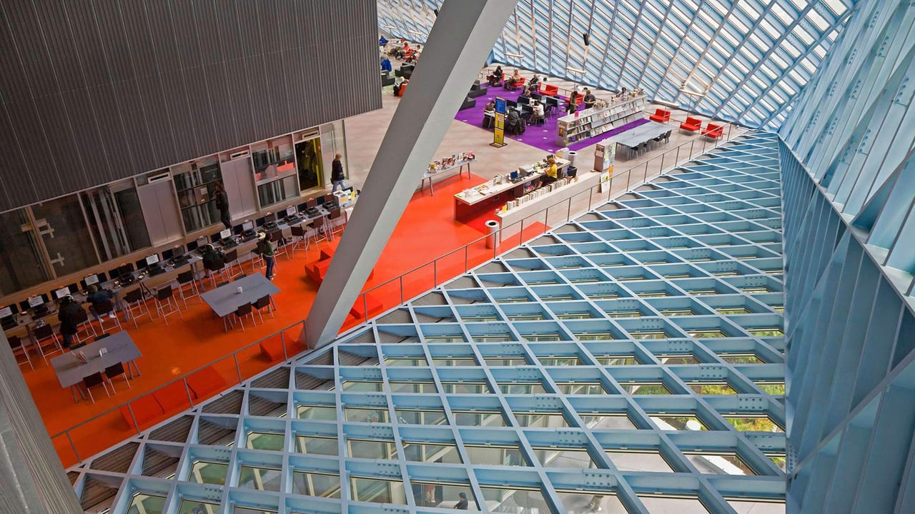 Interior of Seattle Public Library’s Central Library (© Ron Buskirk/Alamy) desktop wallpaper