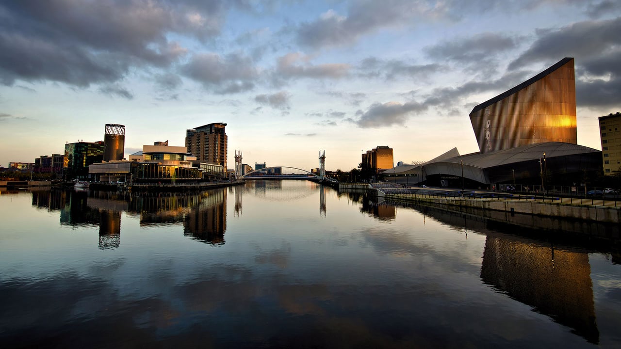 The Lowry Theatre and Imperial War Museum North, with reflections at Salford Quays, Greater Manchester (© Michelle McMahon/Getty Images) desktop wallpaper