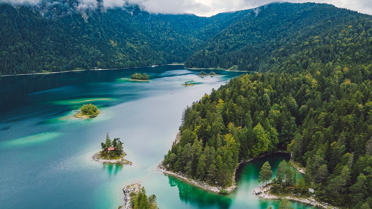 Eibsee, Bayern (© NejauPhoto/Getty Images) desktop wallpaper