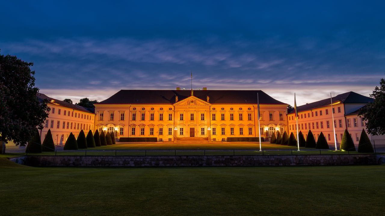 Schloss Bellevue, Berlin (© Zoonar GmbH/Alamy Stock Photo) desktop wallpaper