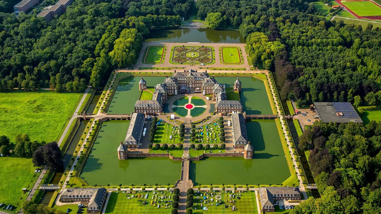 Schloss Nordkirchen, Münsterland, Nordrhein-Westfalen (© Hans Blossey/Alamy Stock Photo) desktop wallpaper