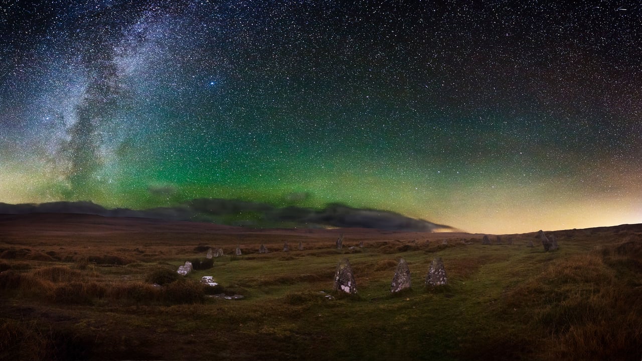 Dartmoor's Scorhill Stone Circle under a starry night sky, Devon. (© Matt Stansfield/Getty Images) desktop wallpaper