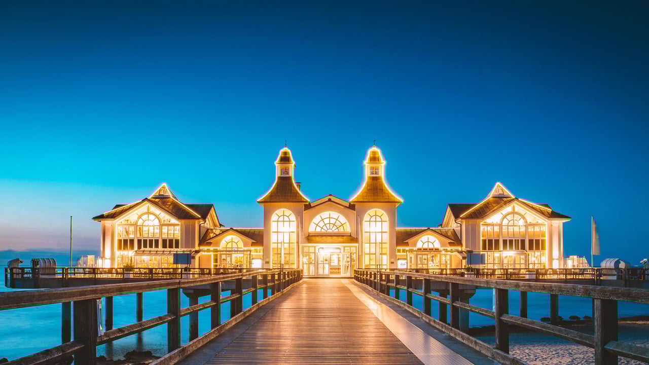 Sellin Seebrücke, Sellin, Rügen (© SW Travel Imagery/Alamy Foto de stock) desktop wallpaper