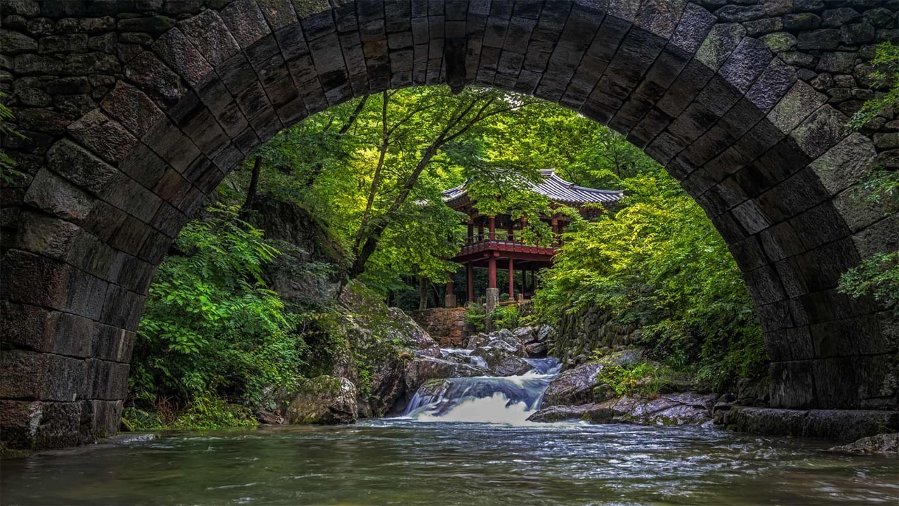 Seungseon Bridge at Seonam Temple in Jogyesan Provincial Park, South Korea (© Aaron Choi/Getty Images) desktop wallpaper