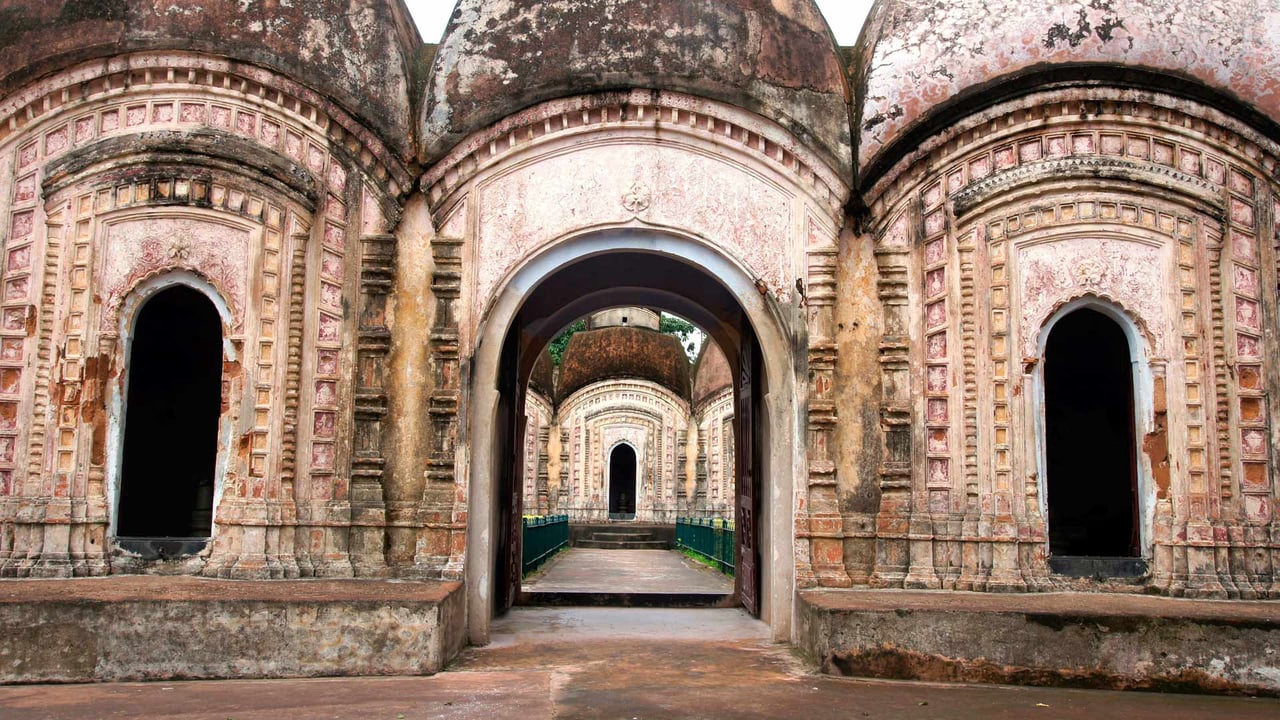 108 Shiva temple, Kalna, Bardhaman district, West Bengal (© Trans-World Photos/age fotostock) desktop wallpaper
