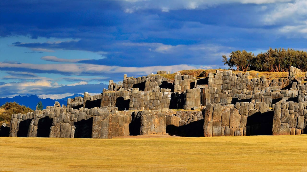 Inca fortress of Sacsayhuamán near Cusco, Peru (© Susanne Kremer/eStock Photo) desktop wallpaper