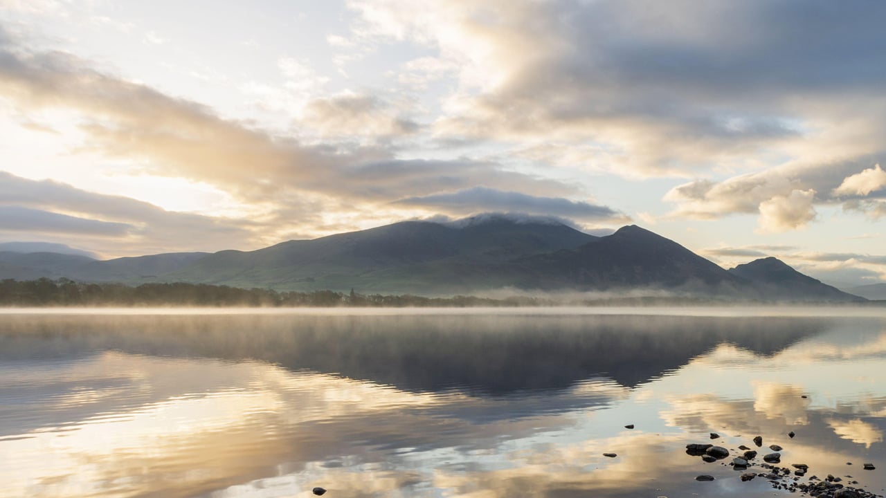 Skiddaw, Lake District National Park, England (© James Whitesmith/Alamy Stock Photo) desktop wallpaper