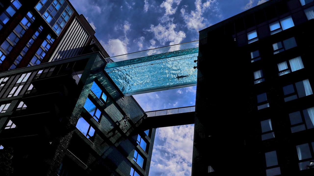 The Sky Pool at Embassy Gardens in London, England (© Xinhua News Agency/Getty Images) desktop wallpaper