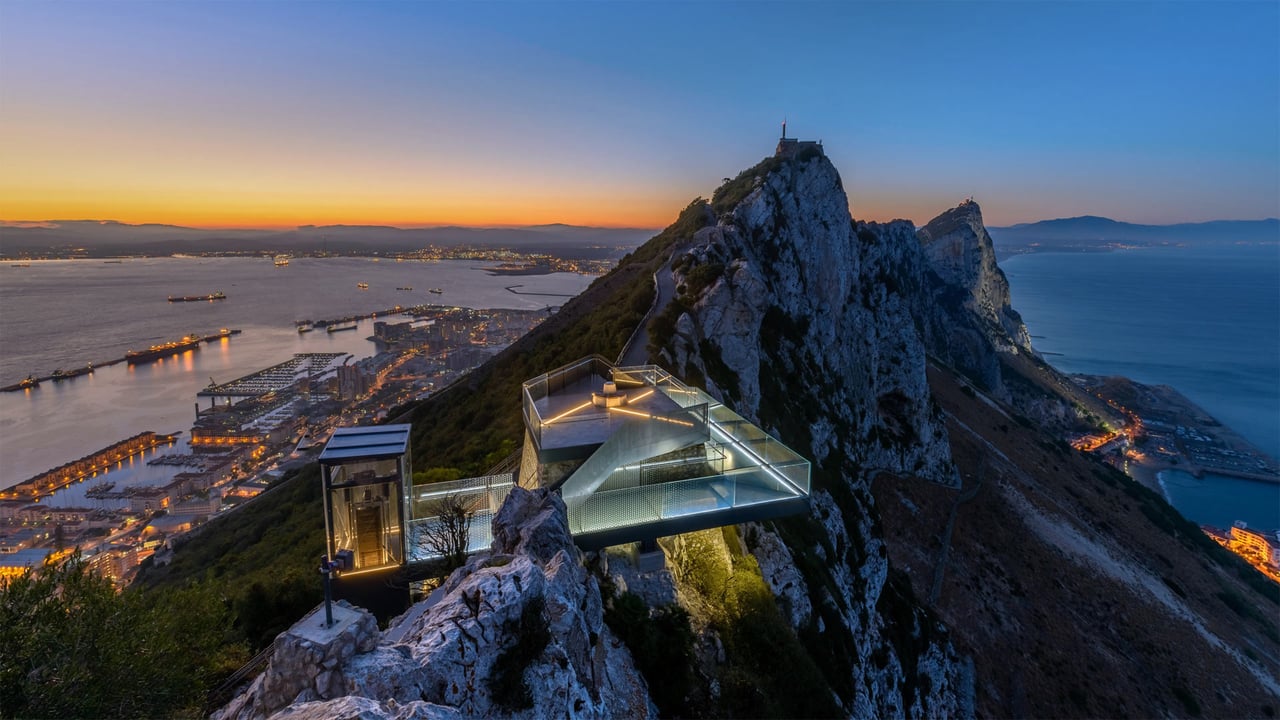 The Skywalk on Rock of Gibraltar (© Stephen Ball/Alamy) desktop wallpaper