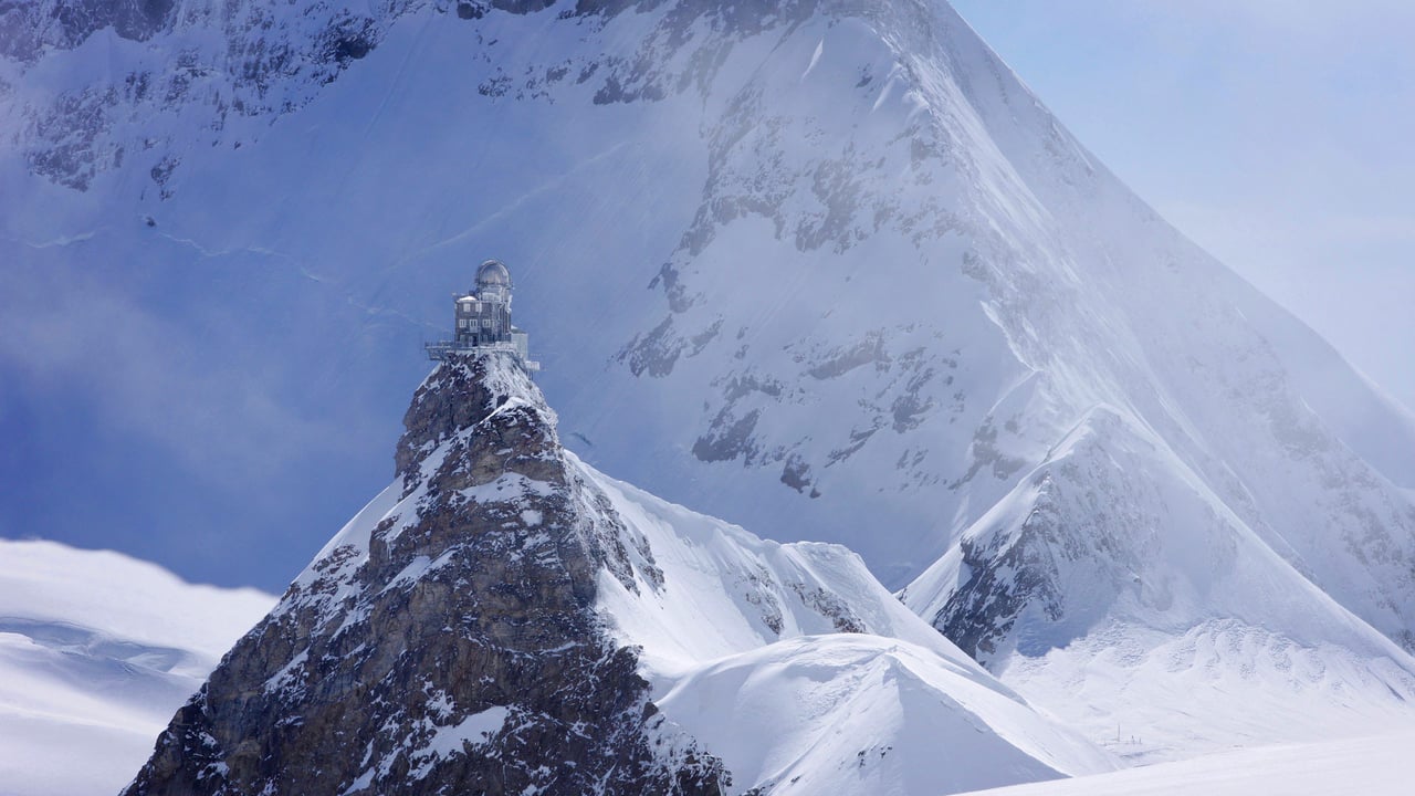 Sphinx Observatory in Switzerland (© Jan Greune/Alamy) desktop wallpaper