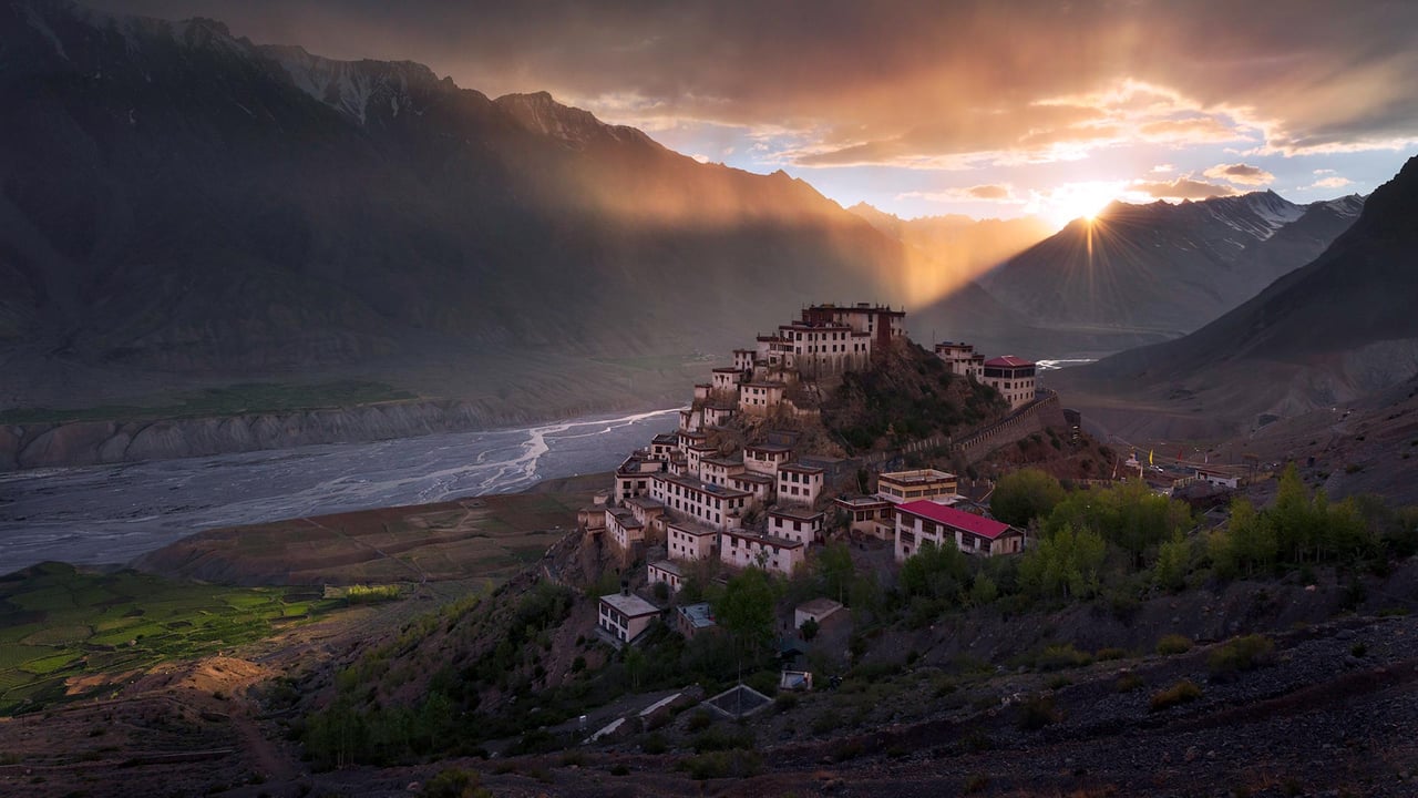 Key monastery at Spiti valley, Himachal Pradesh (© Inigo Cia/Getty Images) desktop wallpaper